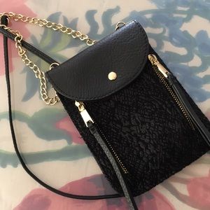 New juicy couture black small handbag fits iPhone
